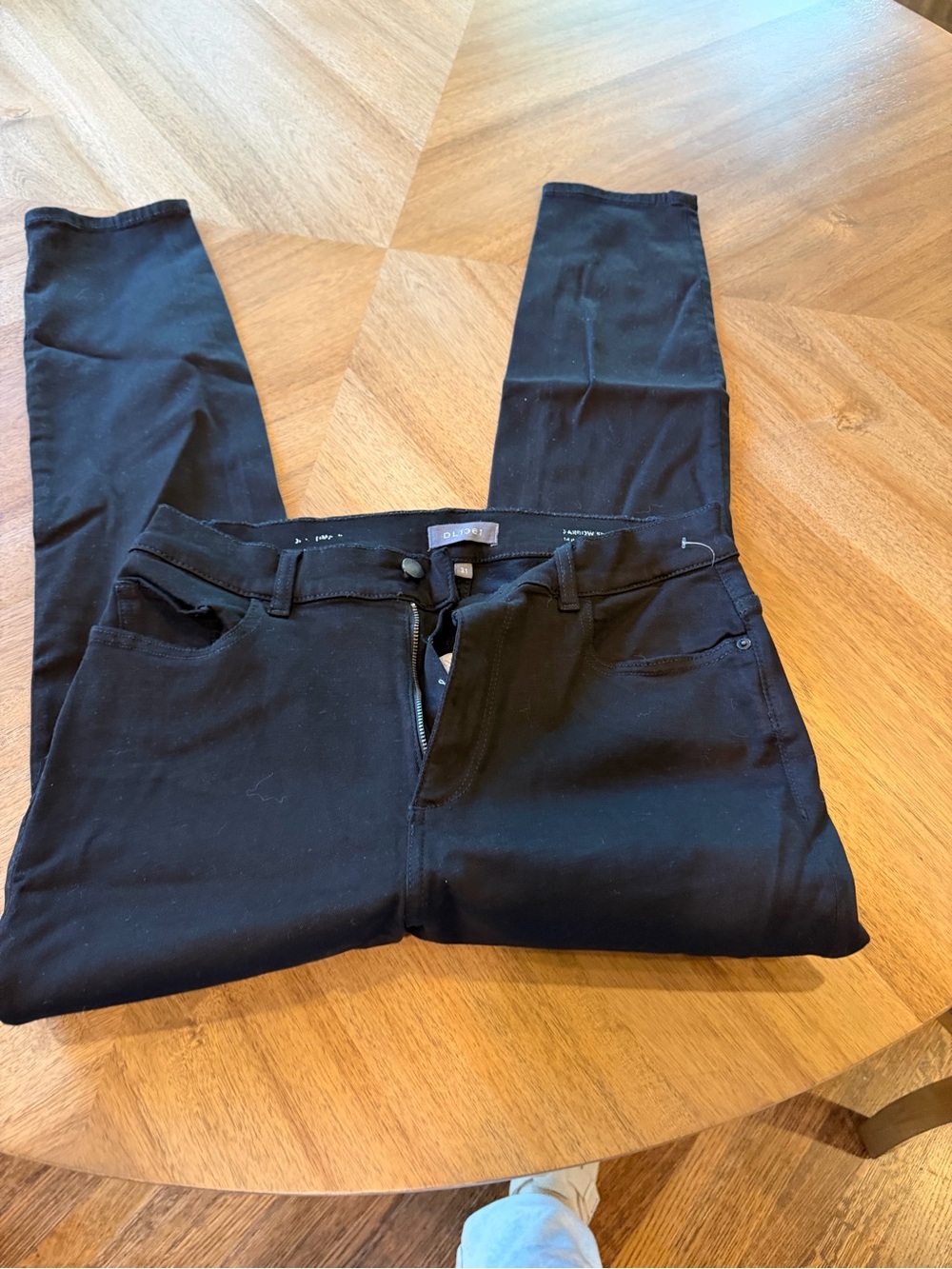 DL1961 womens Jeans in Black